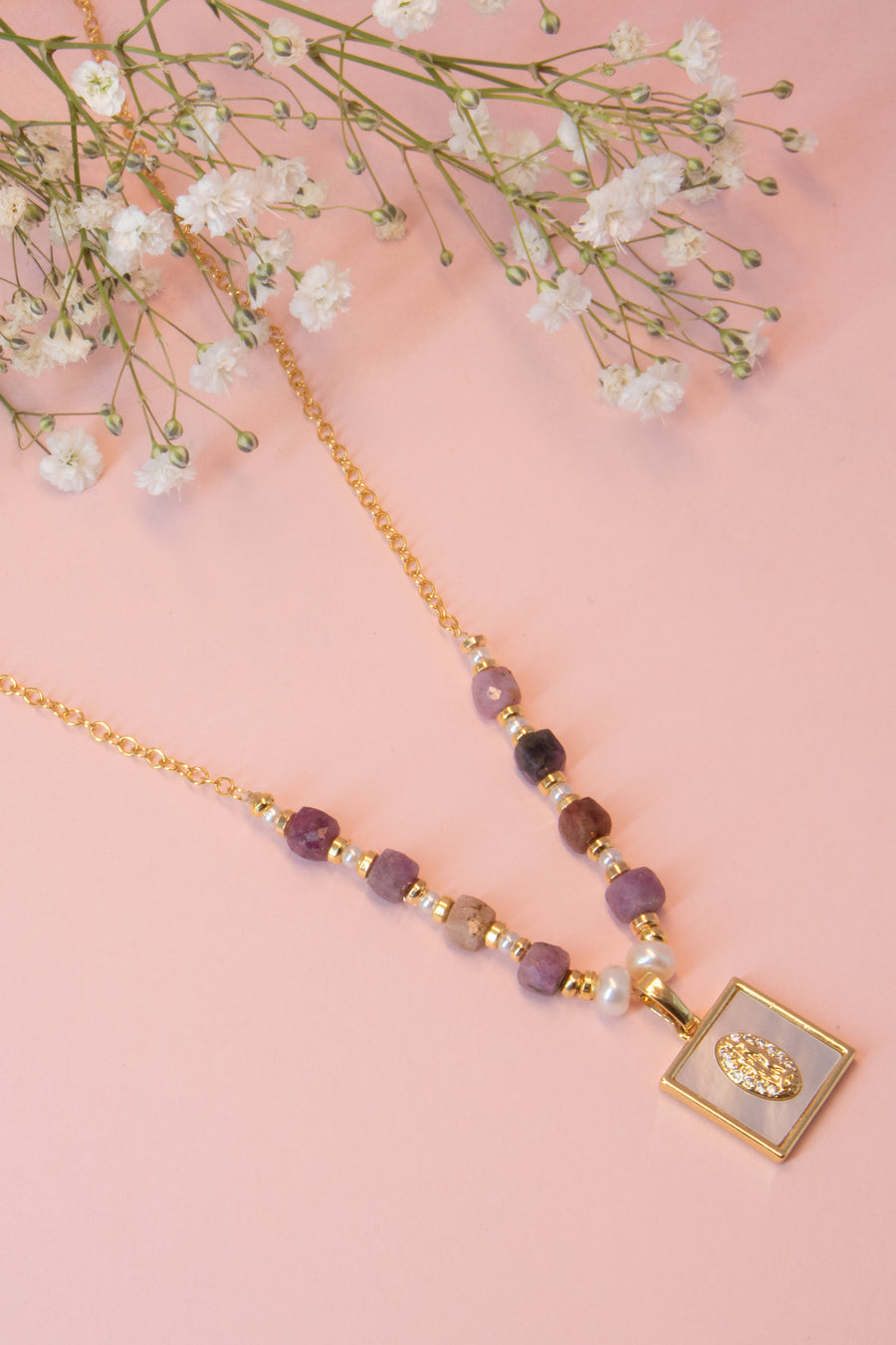 Collar engarzado con Virgen de Guadalupe