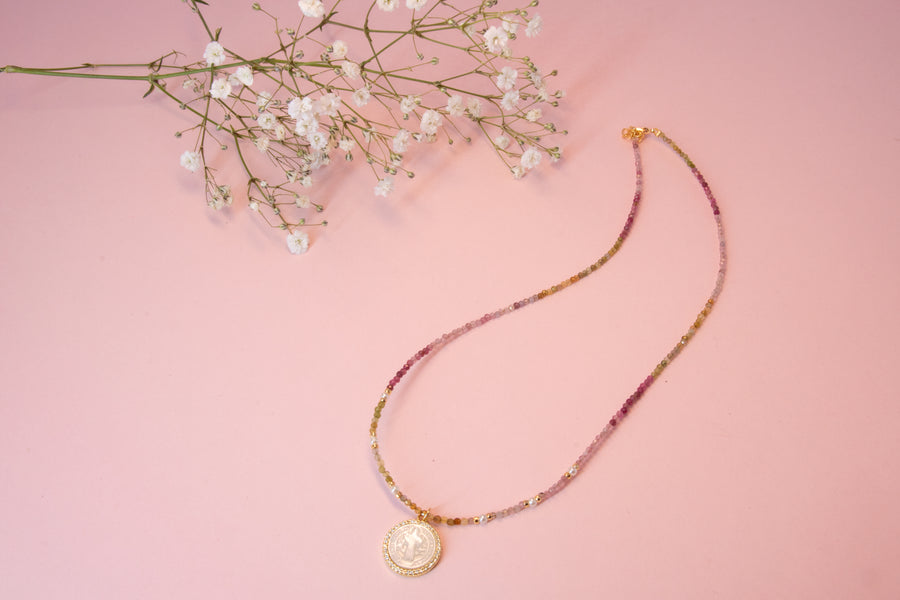 Collar de turmalina con San Benito