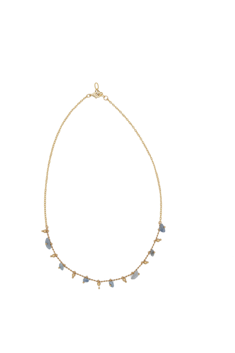 Collar de piedras colgando