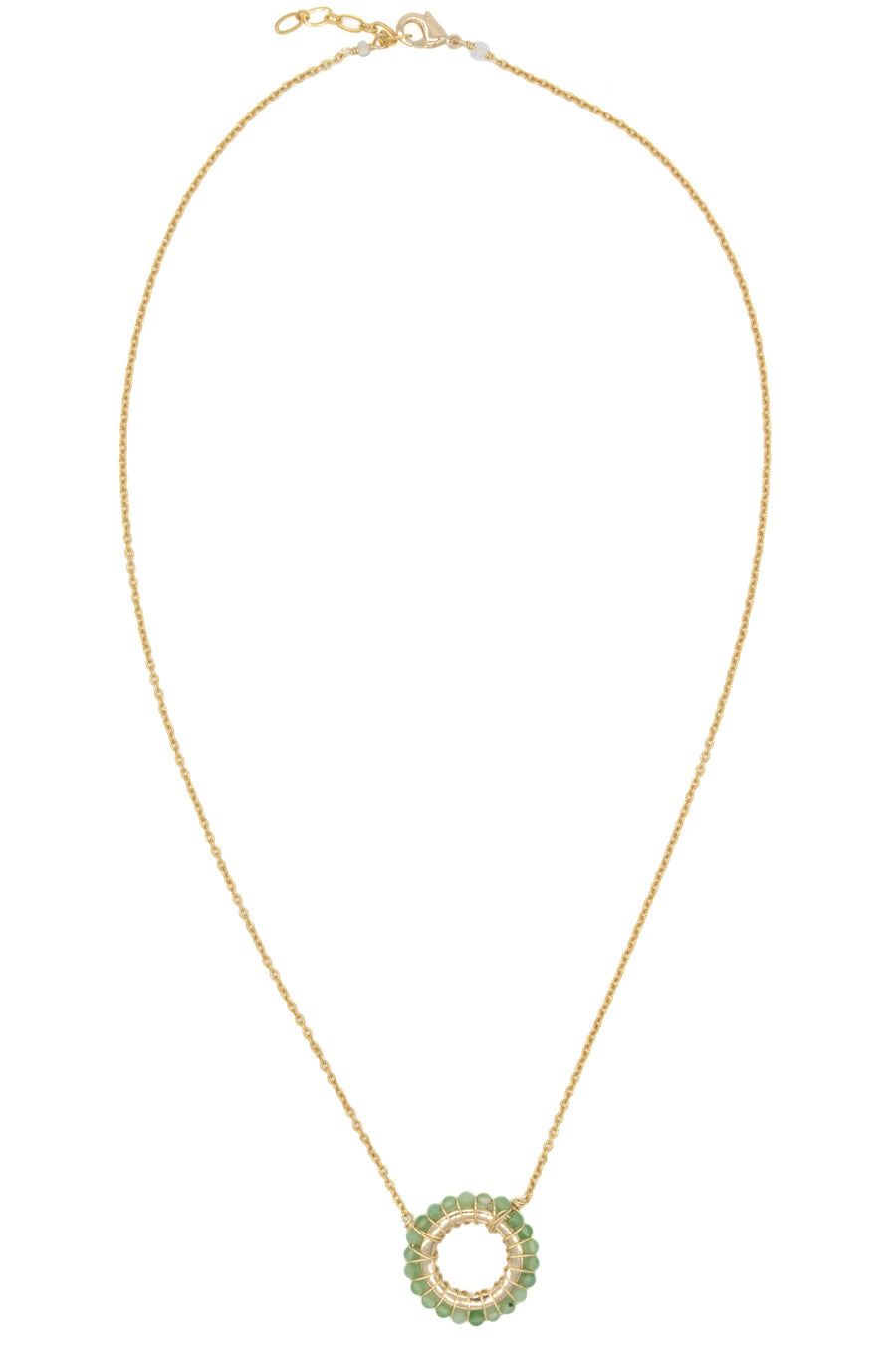 Collar con circulo bordado