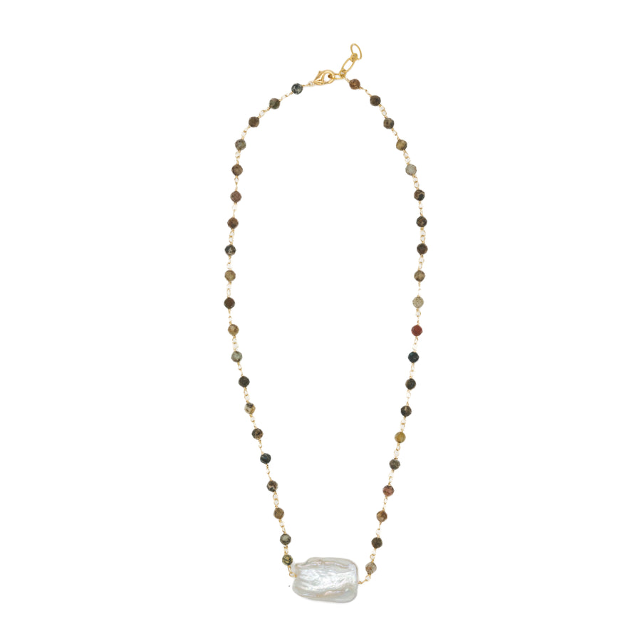 Collar engarzado con perla cuadrada