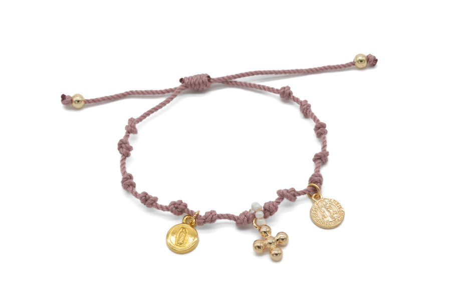Pulsera rosa cordón charms religiosos