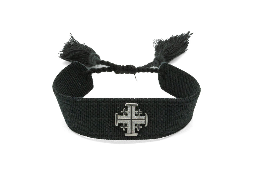 Pulsera de tela con cruz