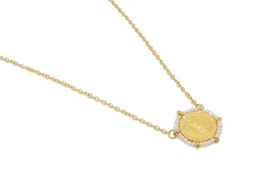 Collar de Virgen de Guadalupe bordado